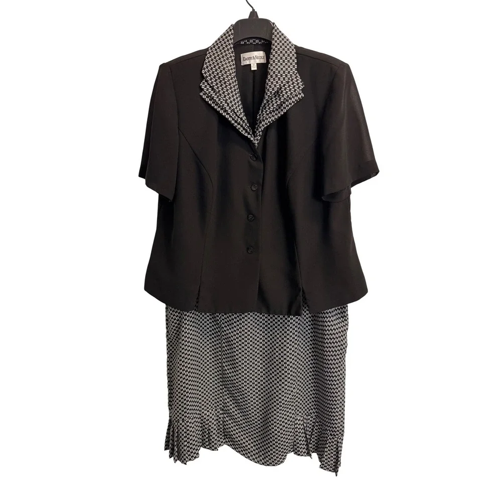 Danny & Nicole Womens 16W Skirt Suit Set Black White Patterned Ruffle Hem Jacket
